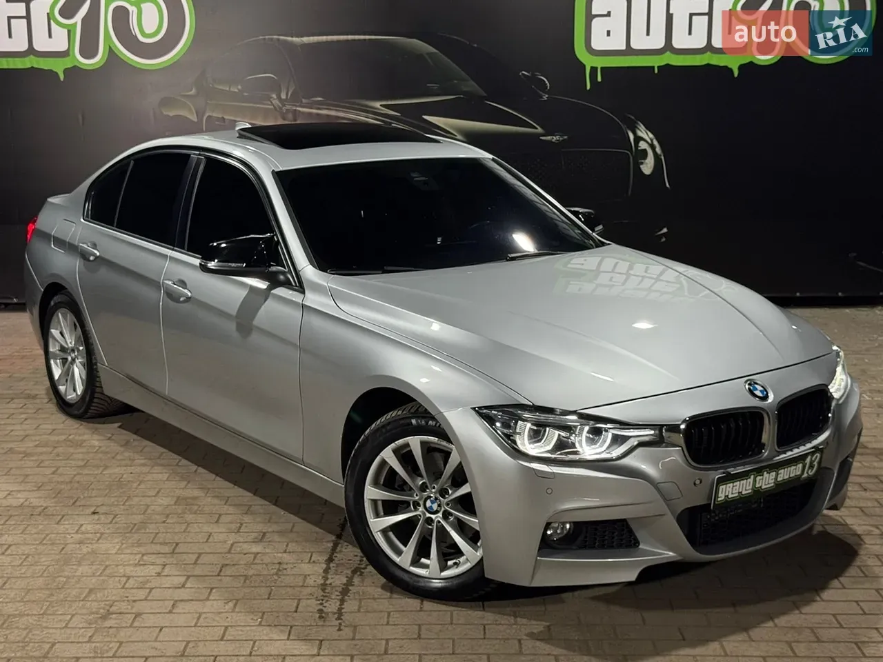 BMW 3 Series 2017 photo 2