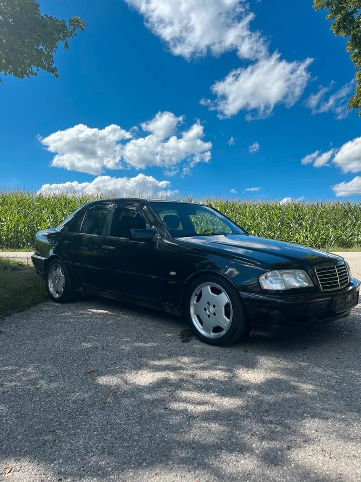 Mercedes-Benz C230