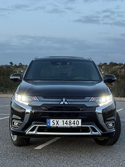 Mitsubishi Outlander 2020 photo 2