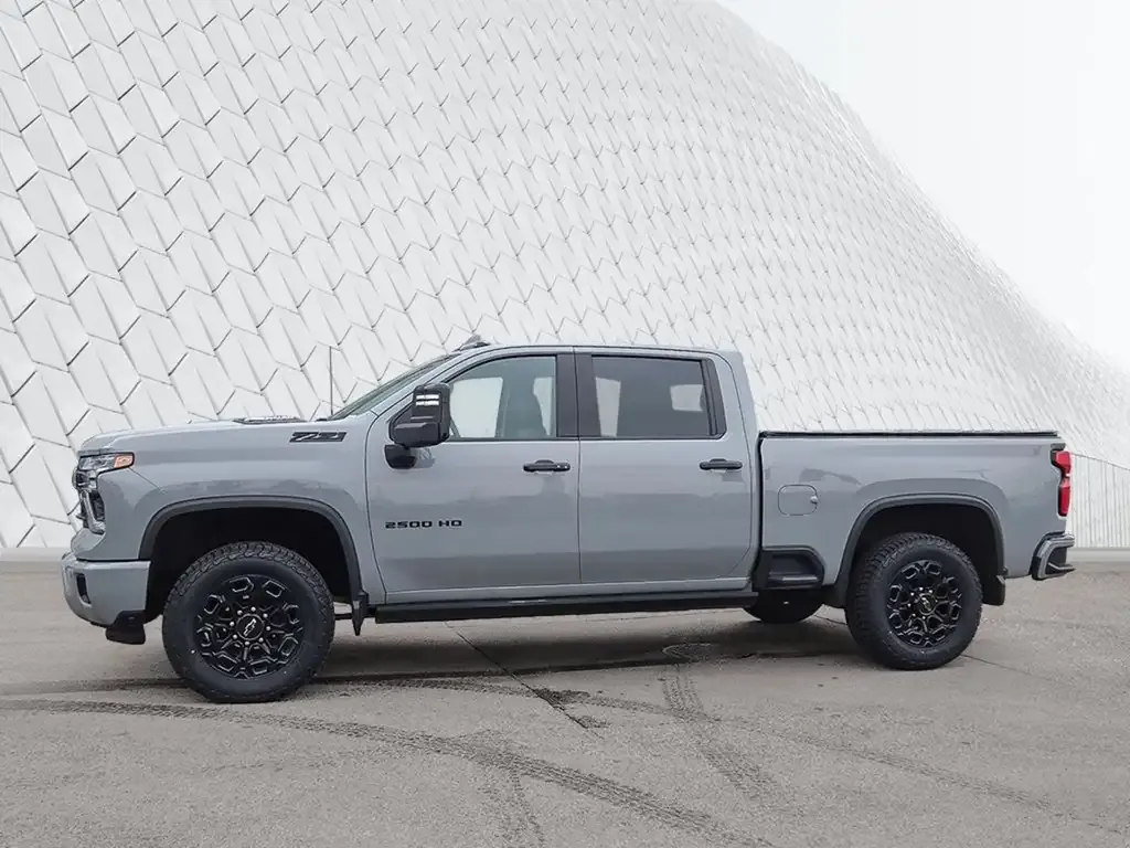 Chevrolet Silverado 2500 2024 photo 3