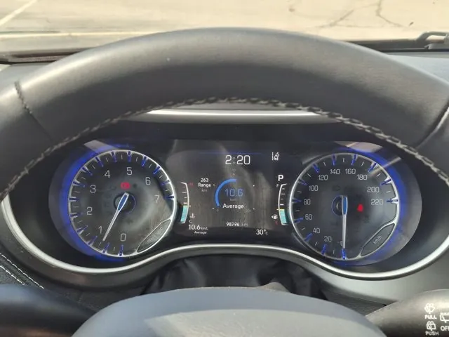 Chrysler Pacifica 2023 photo 3