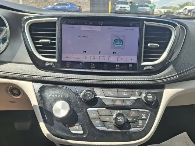 Chrysler Pacifica 2023 photo 4