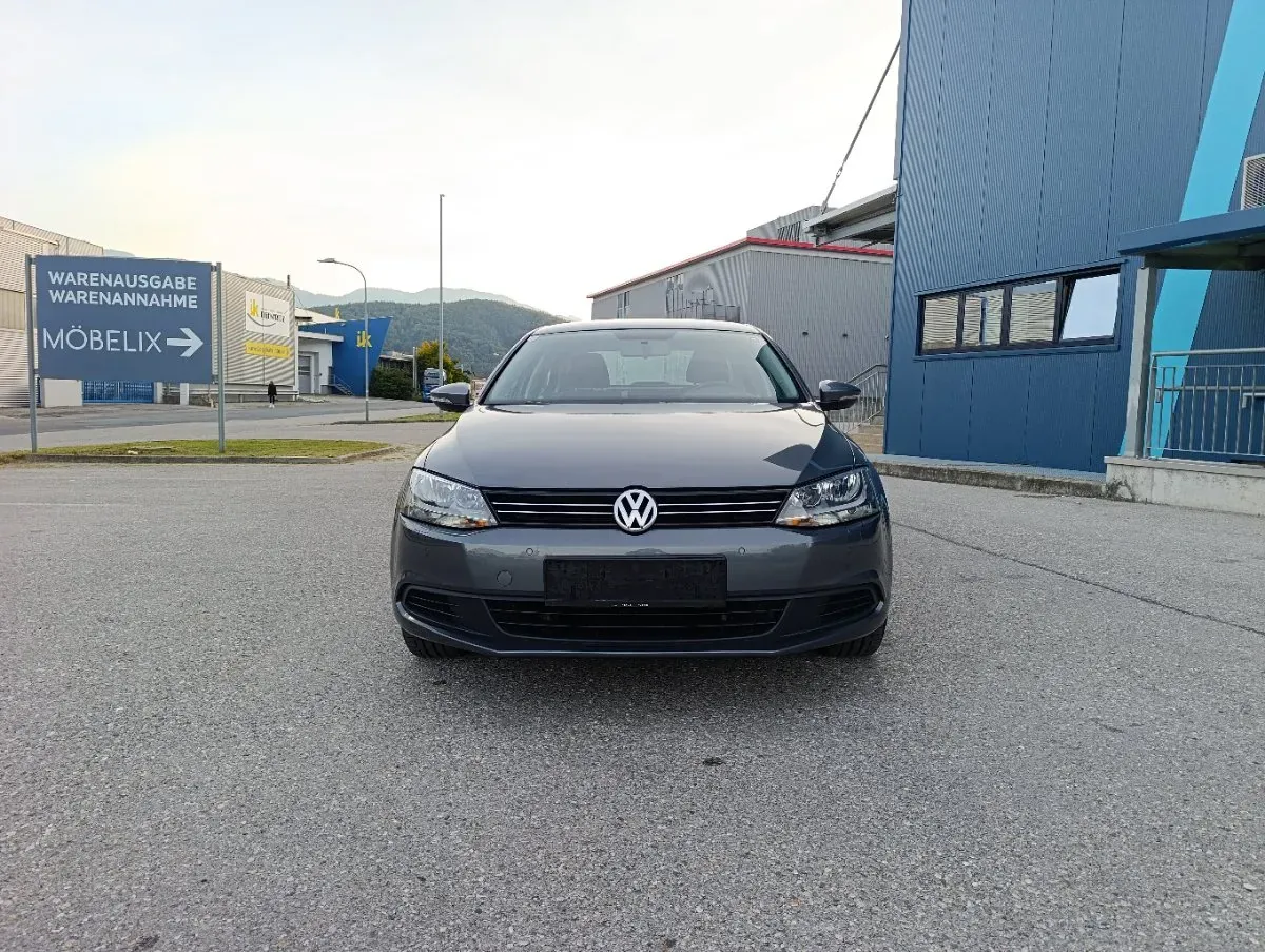 Volkswagen Jetta 2011 photo 3