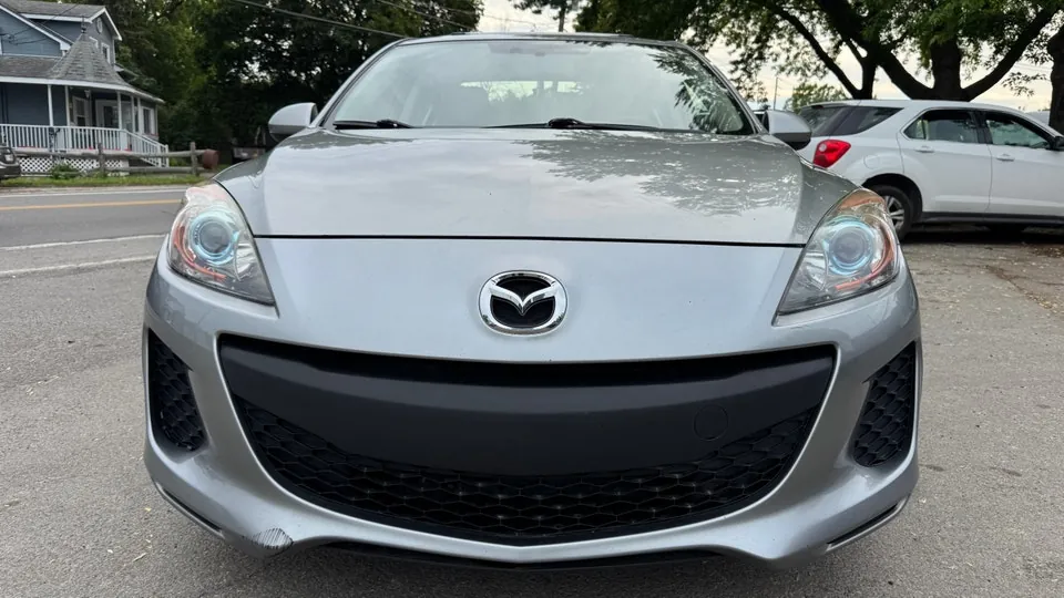 Mazda Mazda3 2012 photo 2