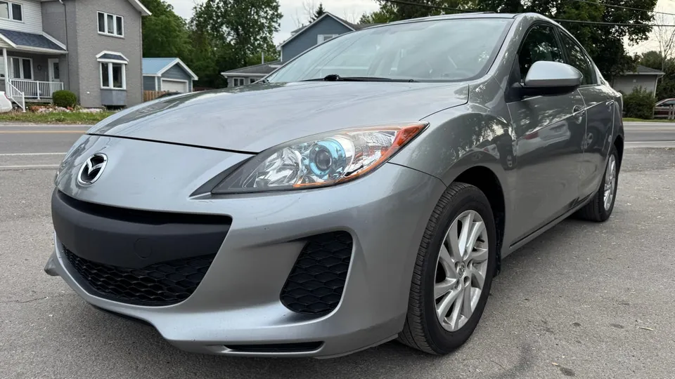 Mazda Mazda3 2012 photo 3