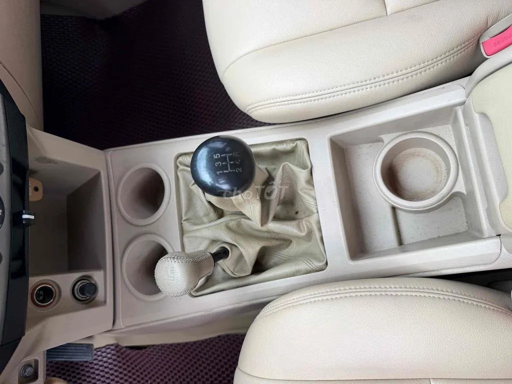 Ford Everest 2011 photo 4