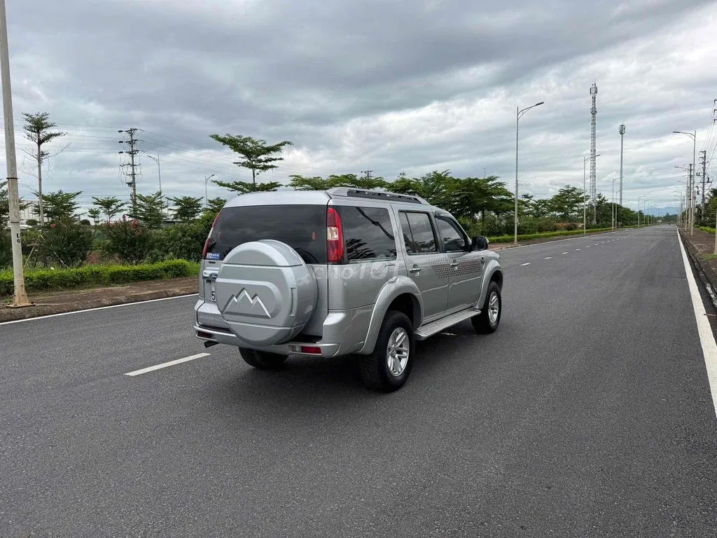 Ford Everest 2011 photo 5