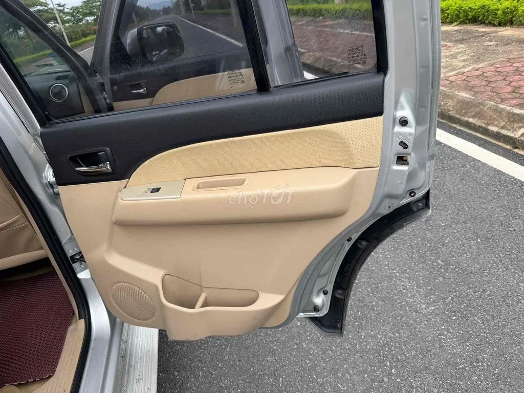 Ford Everest 2011 photo 3