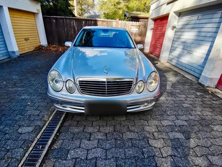 Mercedes-Benz E320