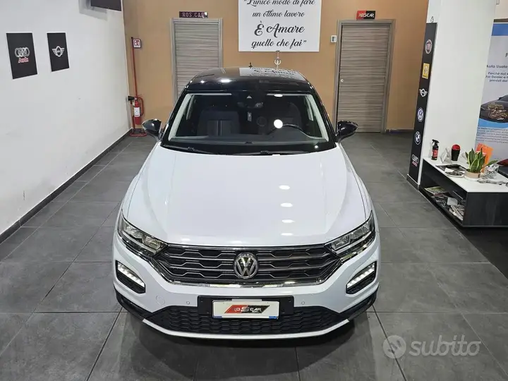 Volkswagen T-Roc 2019 photo 2