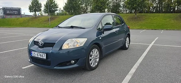 Toyota Auris 2007 photo 2