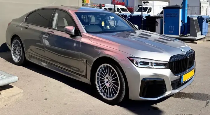 BMW 7 Series 2022 photo 2
