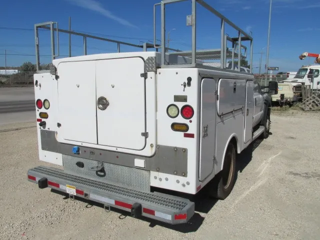 Ford Super Duty F-550 2016 photo 3