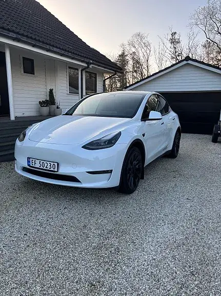Tesla Model Y 2023 photo 3
