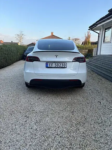 Tesla Model Y 2023 photo 5