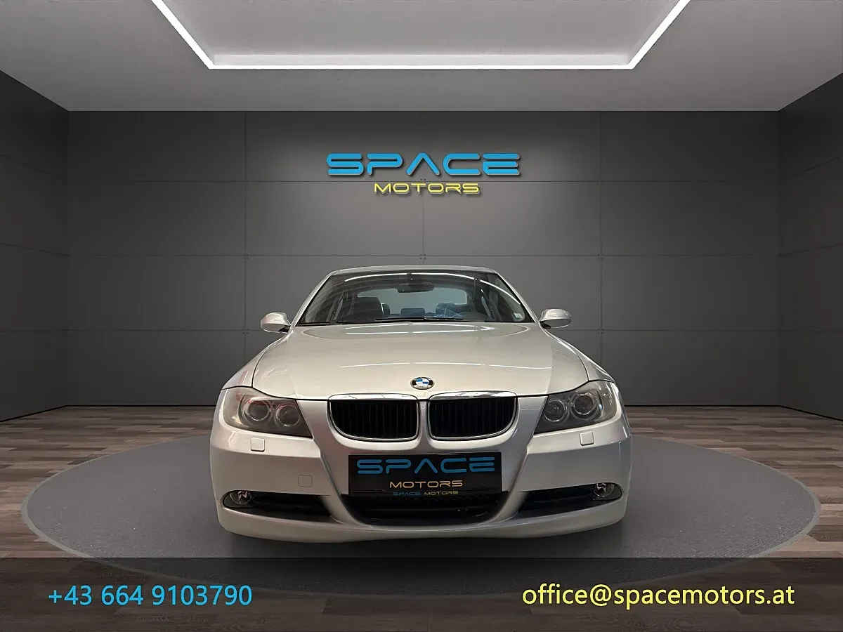 BMW 3 Series 2005 photo 2