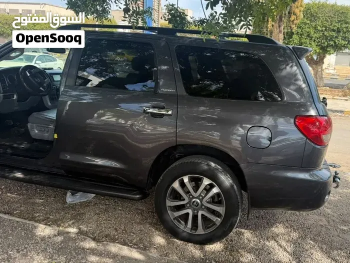 Toyota Sequoia 2015 photo 3