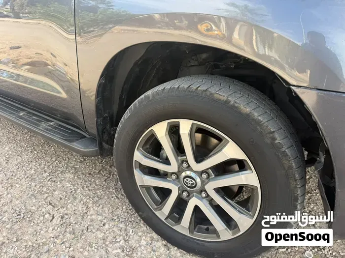Toyota Sequoia 2015 photo 4