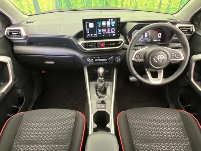 Toyota Riz Z 2024 photo 3