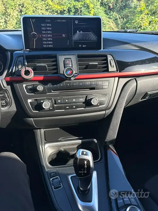 BMW 318D 2012 photo 2