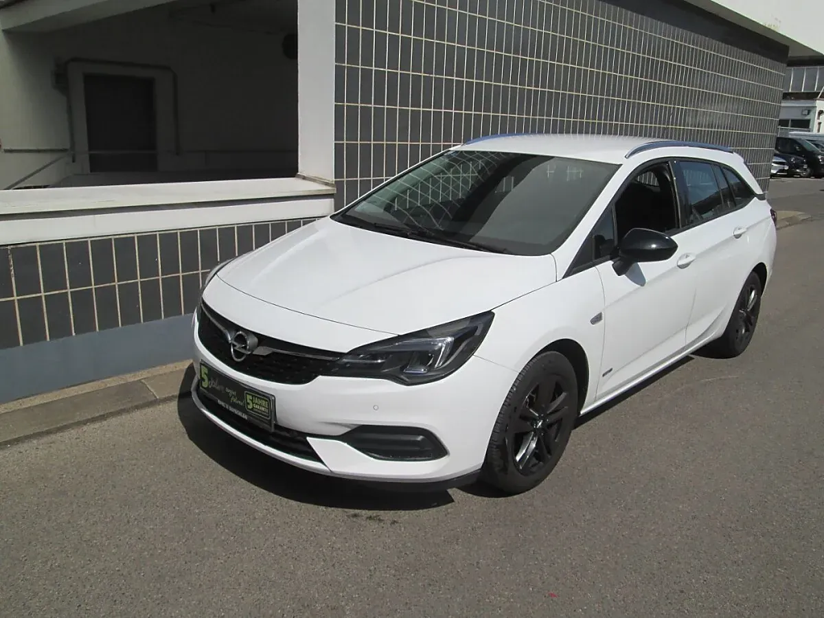 Opel Astra 2022 photo 2
