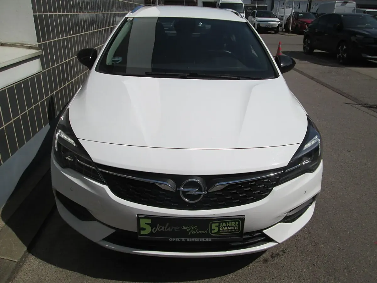Opel Astra 2022 photo 3