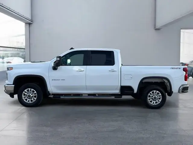 Chevrolet Silverado 2500 2025 photo 2