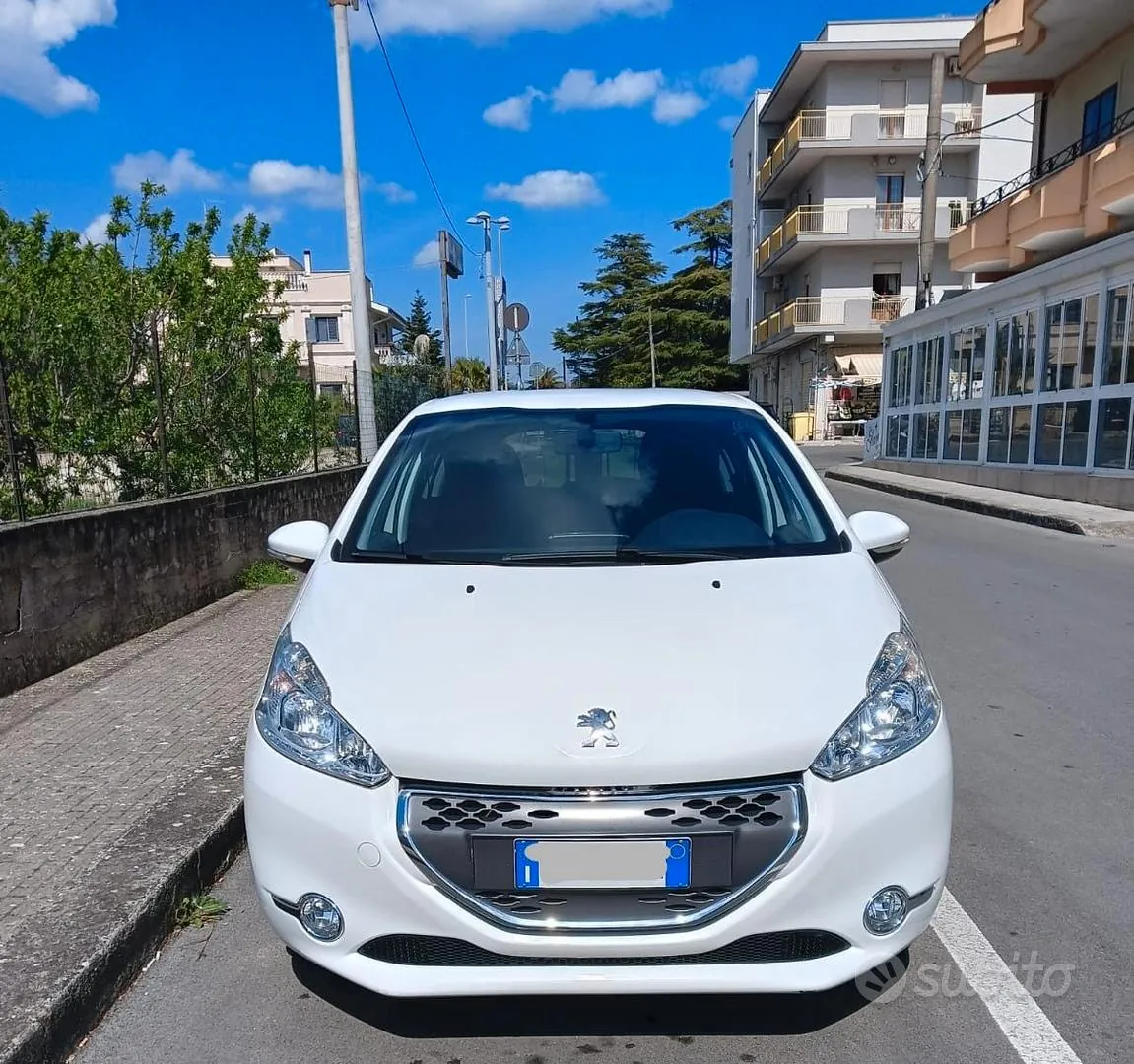 Peugeot 208 2013 photo 3