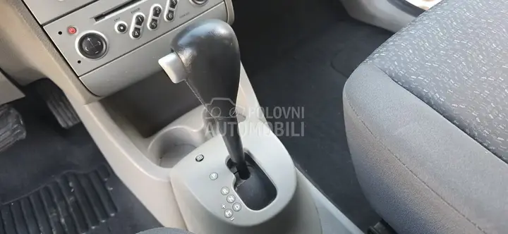 Renault Modus 2005 photo 2