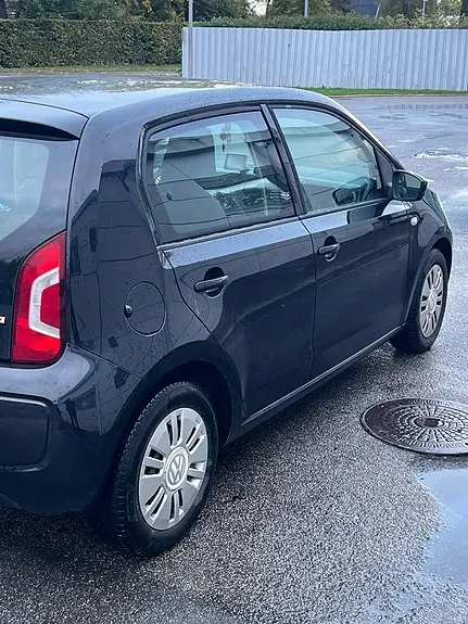 Volkswagen Up 2016 photo 2