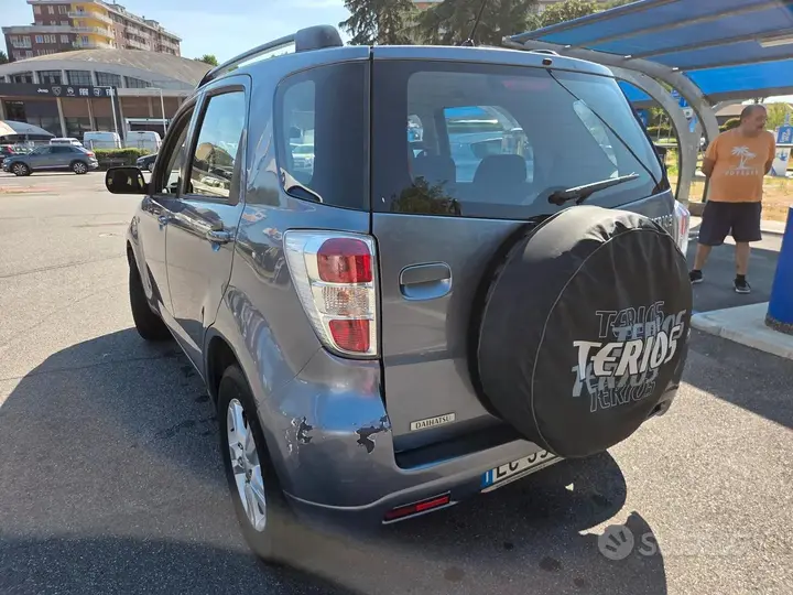Daihatsu Terios 2010 photo 5