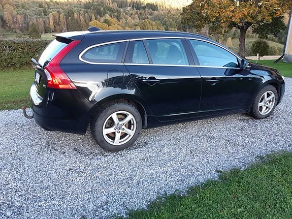 Volvo V60 2015 photo 2