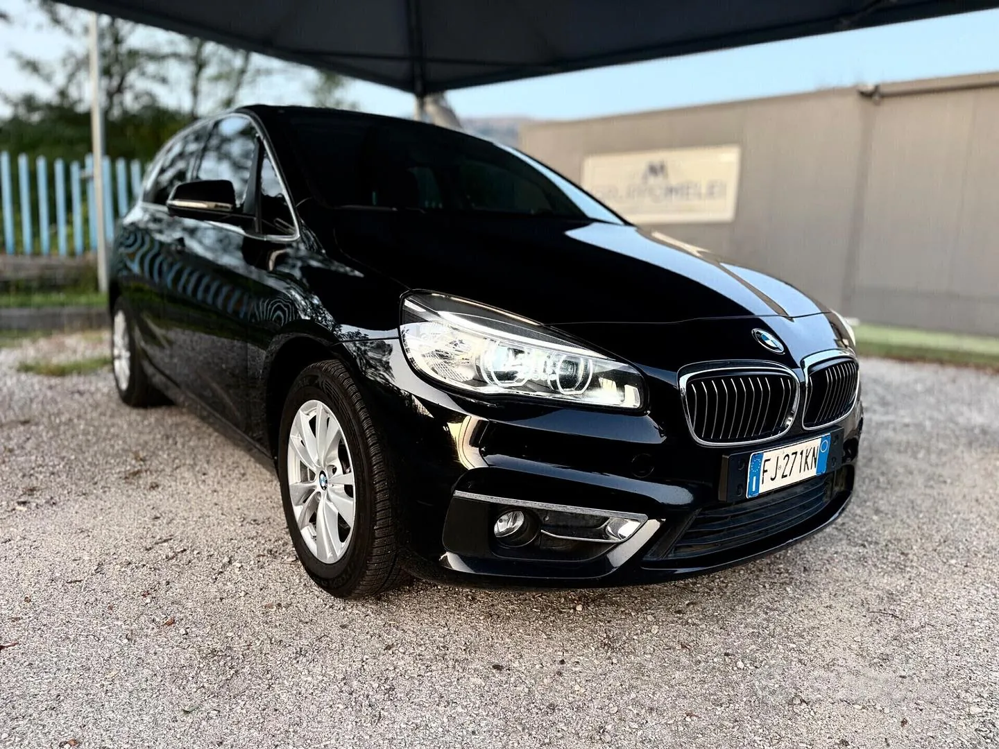 BMW 216D Active Tourer 2017 photo 2