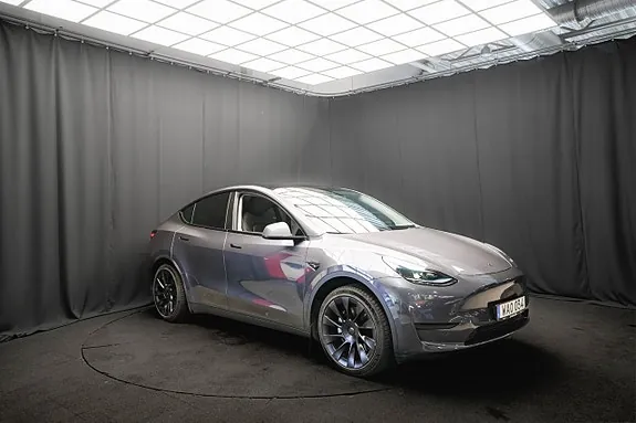Tesla Model Y 2023 photo 5