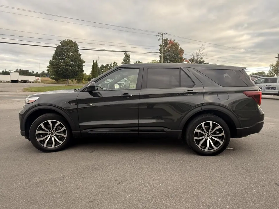 Ford Explorer 2022 photo 4