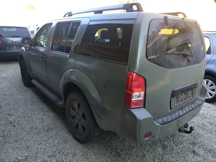 Nissan Pathfinder 2005 photo 2