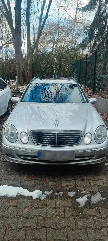 Mercedes-Benz W 211