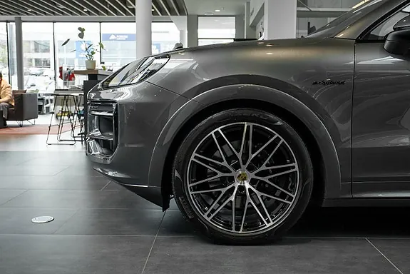 Porsche Cayenne Coupe 2024 photo 5
