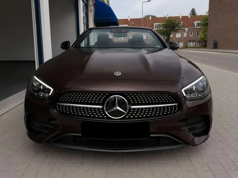 Mercedes-Benz E 220 D Cabrio 2023 photo 3