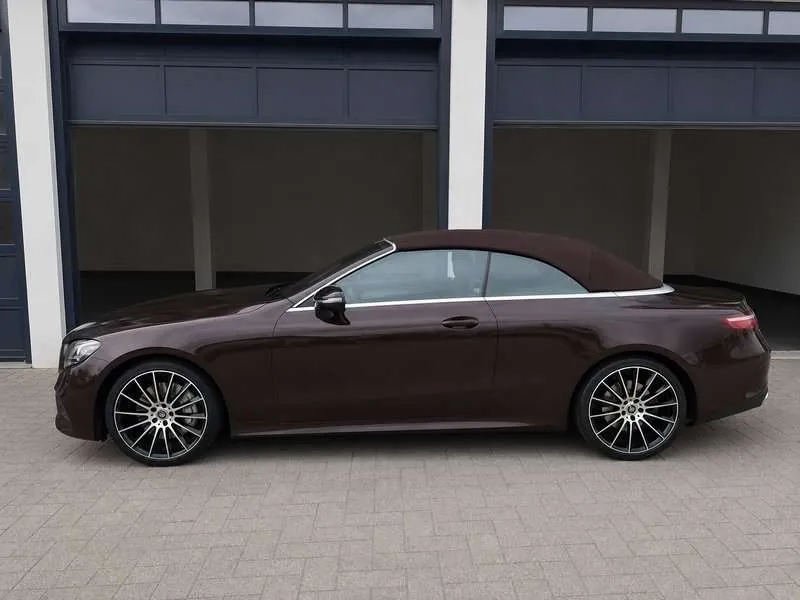 Mercedes-Benz E 220 D Cabrio 2023 photo 4