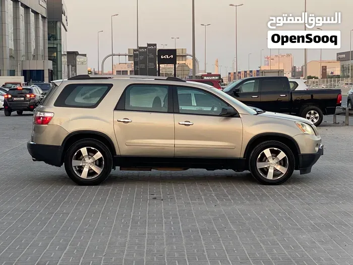 GMC Acadia 2011 photo 4