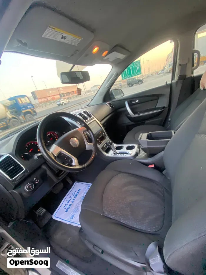 GMC Acadia 2011 photo 3
