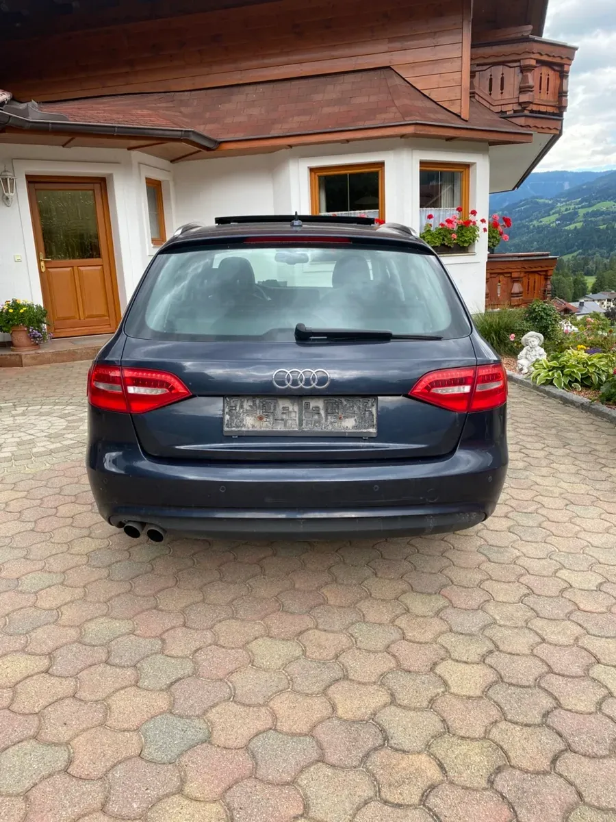 Audi A4 2012 photo 3