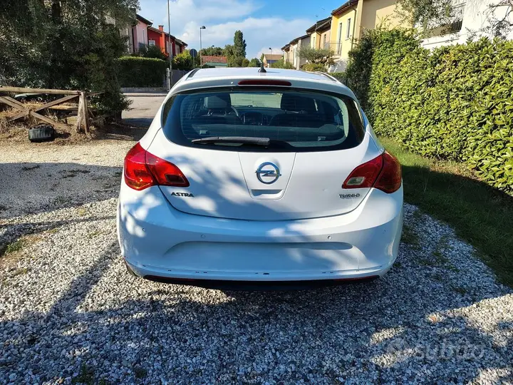 Opel Astra 2015 photo 5