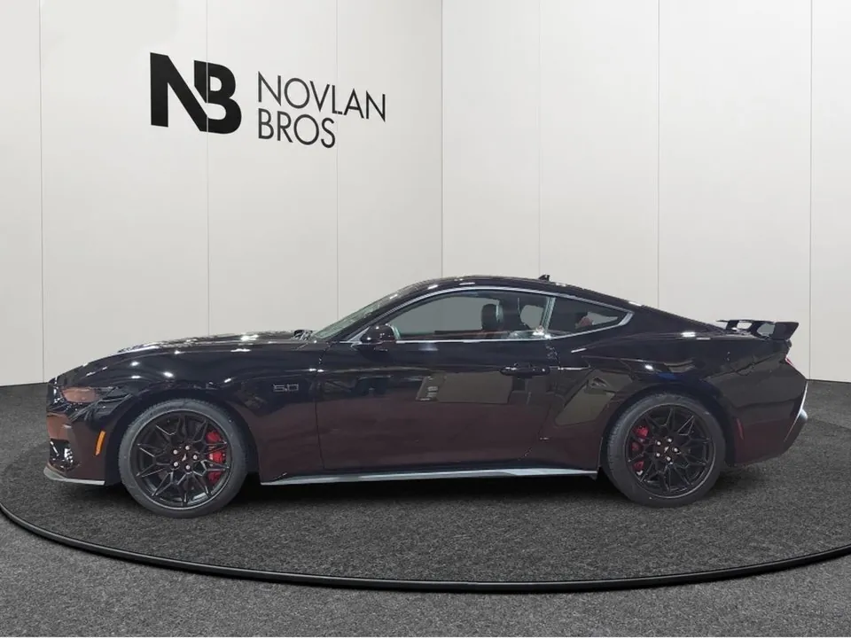 Ford Mustang 2026 photo 3