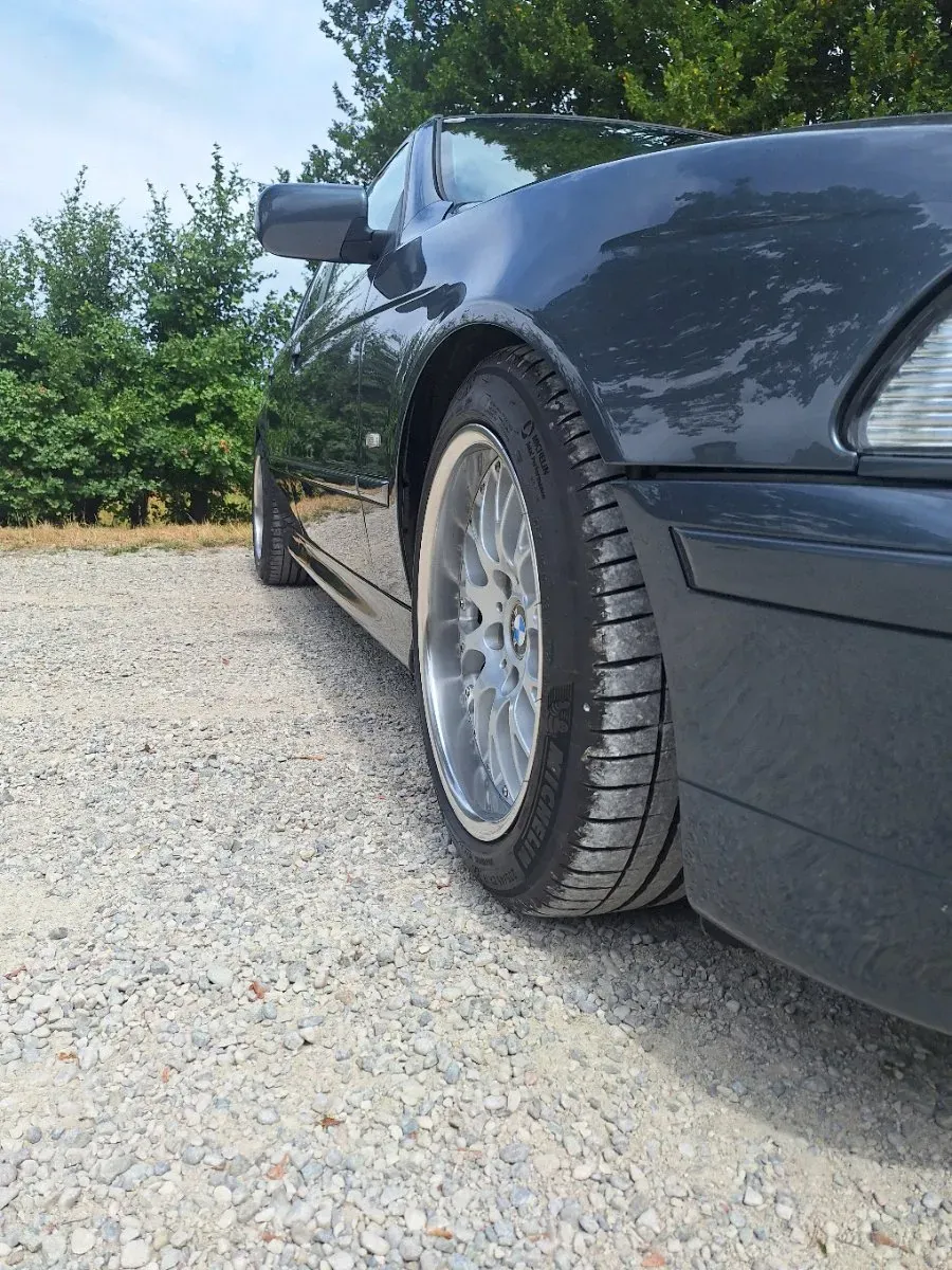 BMW 5 Series 2001 photo 2