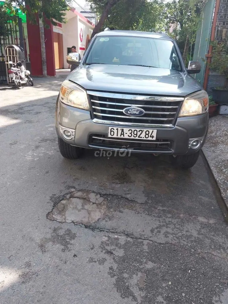 Ford Everest 2010 photo 3