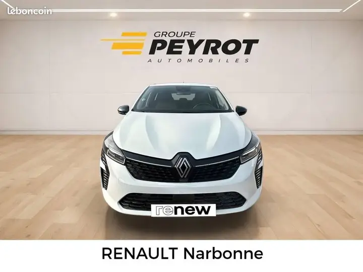 Renault Clio 2024 photo 2