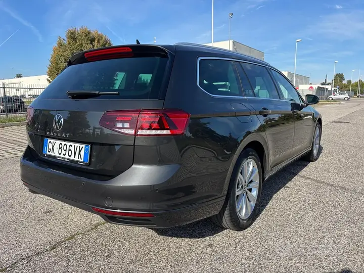 Volkswagen Passat 2022 photo 3