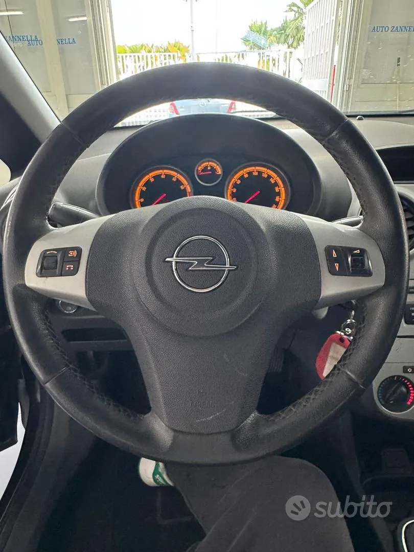 Opel Corsa 2012 photo 5